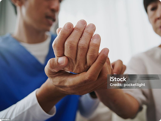 iStock-899113920_NZ Office Women Conversation 1 (2)